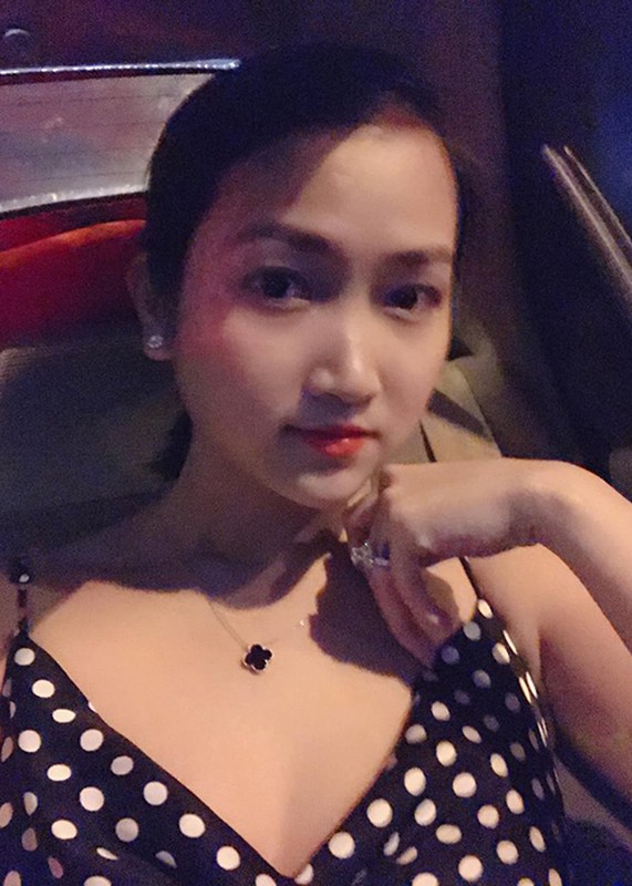 Vo hotgirl Lam Truong ban hang online goi cam vo doi-Hinh-9