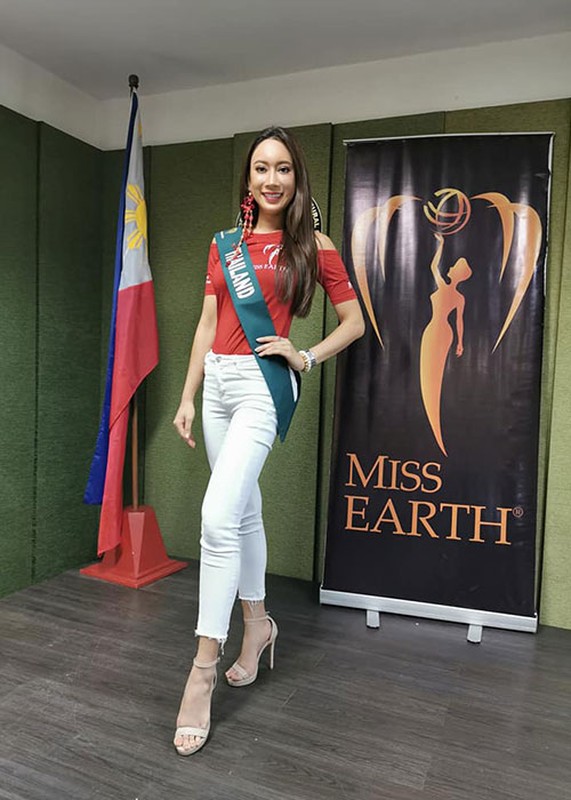 Nhan sac thi sinh Miss Earth 2019 bi rach vong 3 vi bom qua da-Hinh-13