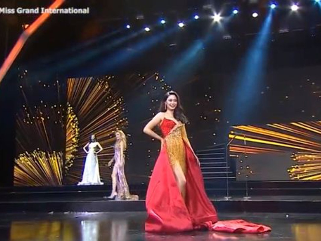 Ban ket Miss Grand International: Kieu Loan dien jumpsuit, dai dien Brazil “quen” noi y-Hinh-13