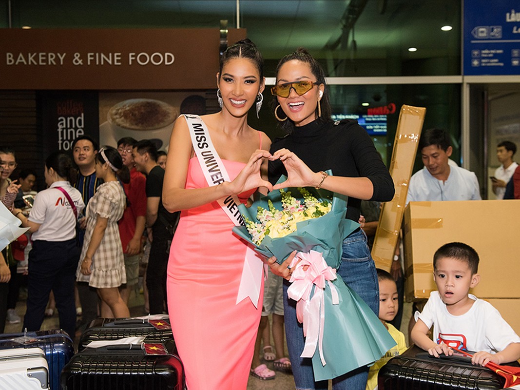 Hoang Thuy dong phat 2000 USD vi mang 12 kien hang ly thi Miss Universe-Hinh-4