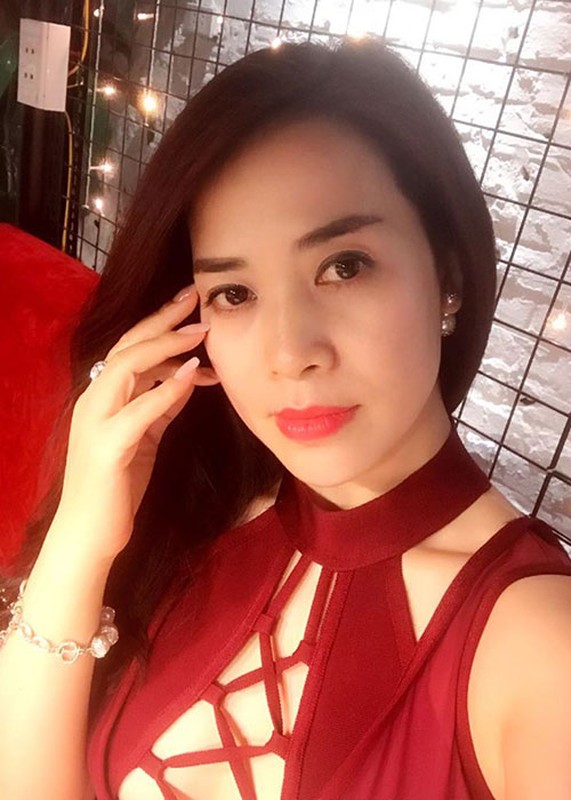 Duong cong goi cam cua a hau doanh nhan hen ho nghe si Chi Trung-Hinh-14