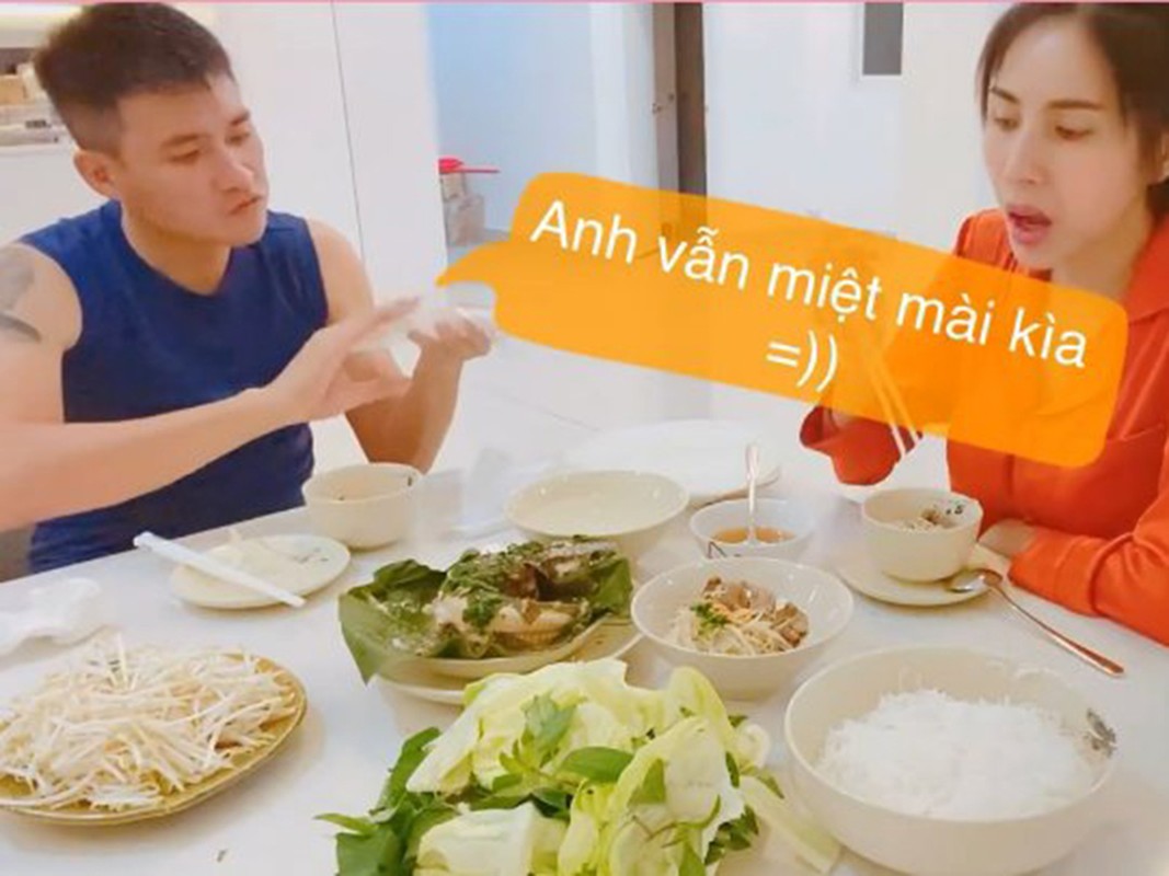 Cong Vinh - Thuy Tien: Cap vo chong troll nhau ba dao nhat showbiz Viet-Hinh-5