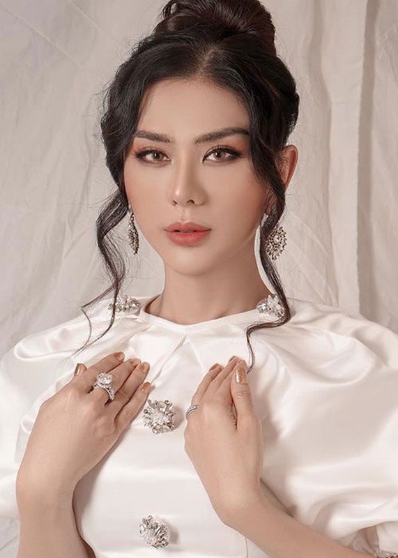 Lam Khanh Chi de lo tinh trang hon nhan sau khi ve nha me de-Hinh-5