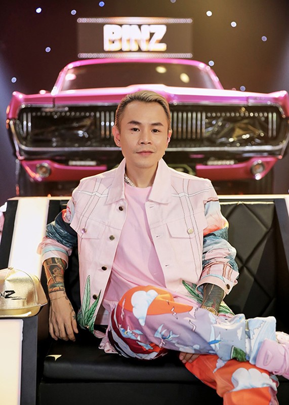 Chan dung rapper Binz ngoi ghe nong “Rap Viet“ dang gay sot-Hinh-4