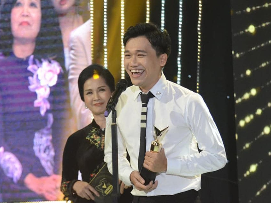 Hong Diem, Xuan Nghi doat cup VTV Awards 2020-Hinh-2