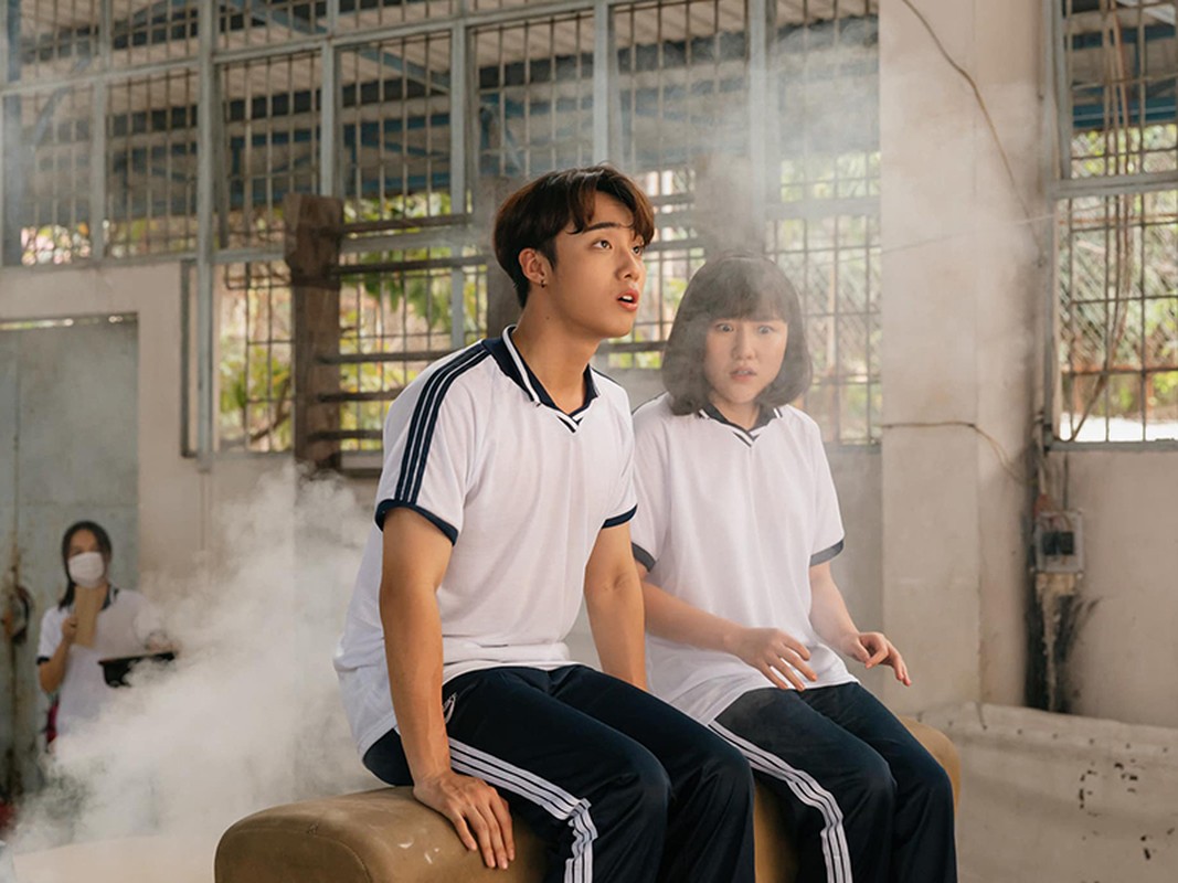 Soi hot boy 10X dong cap voi Pham Quynh Anh trong MV moi-Hinh-7
