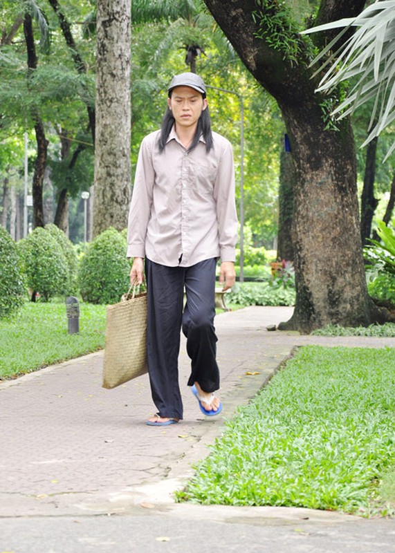 Tung “hai ra tien” mua phim Tet, Hoai Linh gio the nao?-Hinh-4