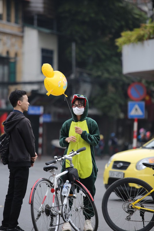 Nguoi Ha Noi lam gi trong sang dau tien nam Tan Suu 2021?-Hinh-10