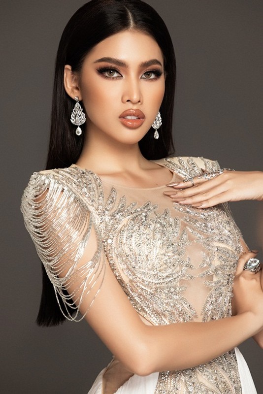 Soi trang phuc cua A hau Ngoc Thao thi ban ket Miss Grand International-Hinh-4
