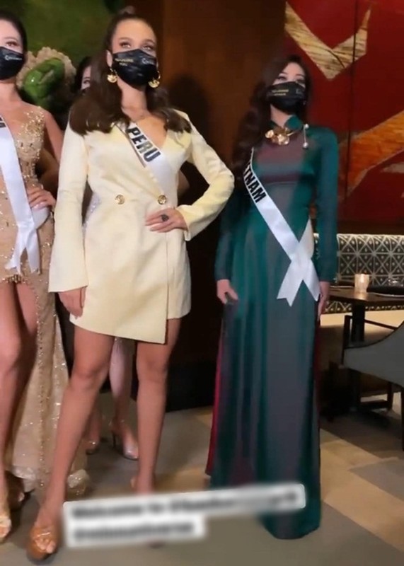 Khanh Van dep diu dang khi dien ao dai o Miss Universe 2020