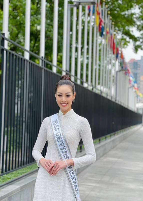 Khanh Van hoi ngo ban than, he lo ngay ve nuoc hau Miss Universe-Hinh-7