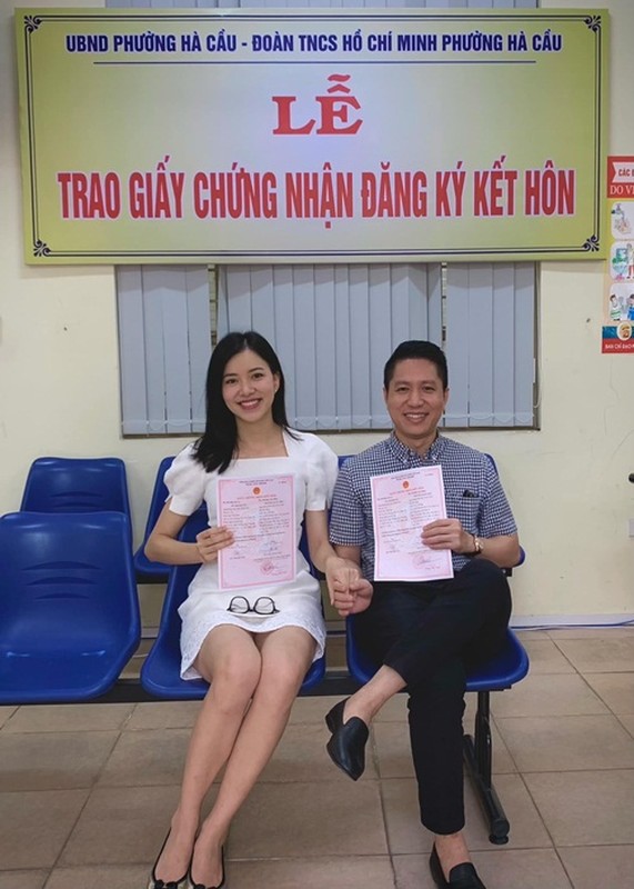 Nu MC VTV, Top 15 HHVN Ha Thanh Van lay chong hon 12 tuoi