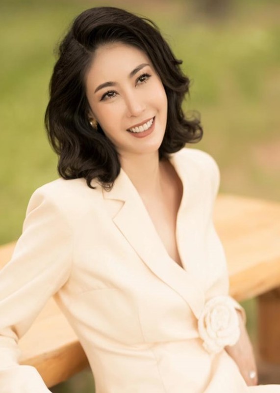 Do trinh 4 hoa hau lam giam khao Miss World Vietnam 2021-Hinh-7