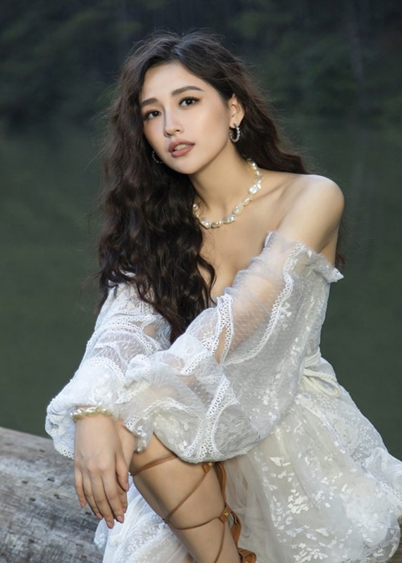 Mai Phuong Thuy la hoa hau thu 4 cham thi Miss World Vietnam 2021-Hinh-2