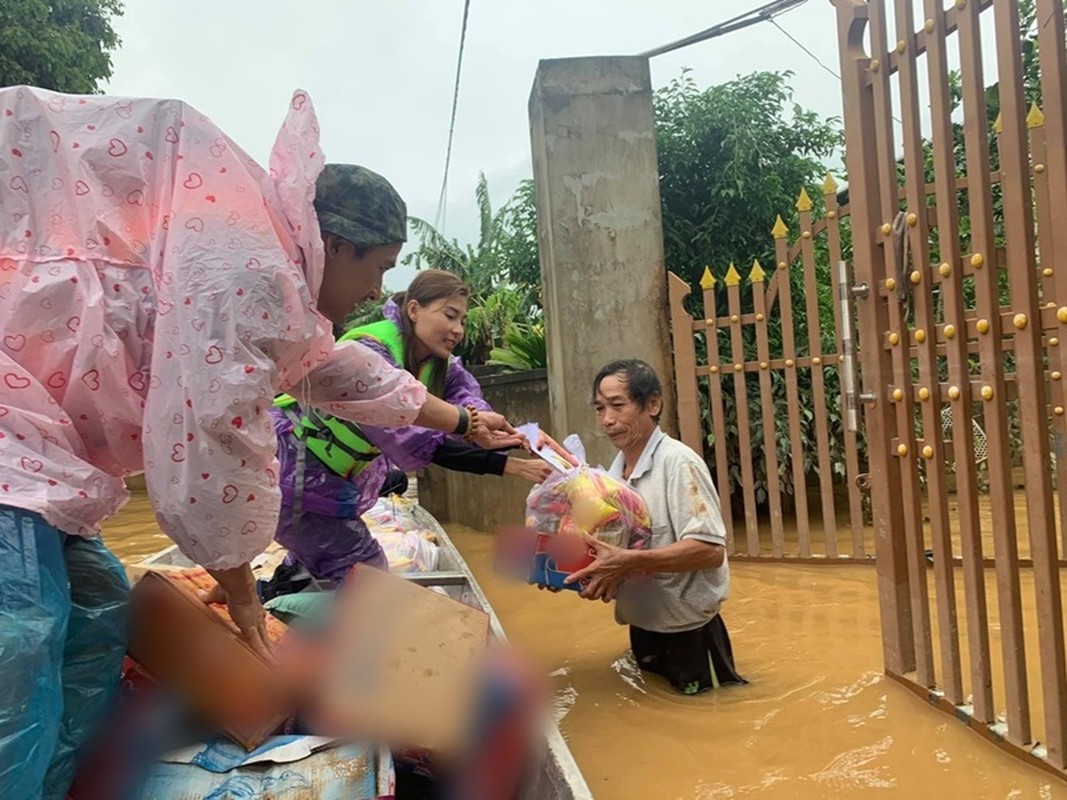 Thuy Diem noi gi khi ba Hang to thieu minh bach tien tu thien?-Hinh-8