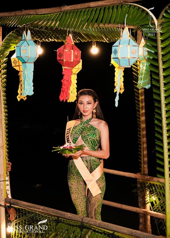 Thuy Tien mac goi cam hut ong kinh BTC Miss Grand International-Hinh-6