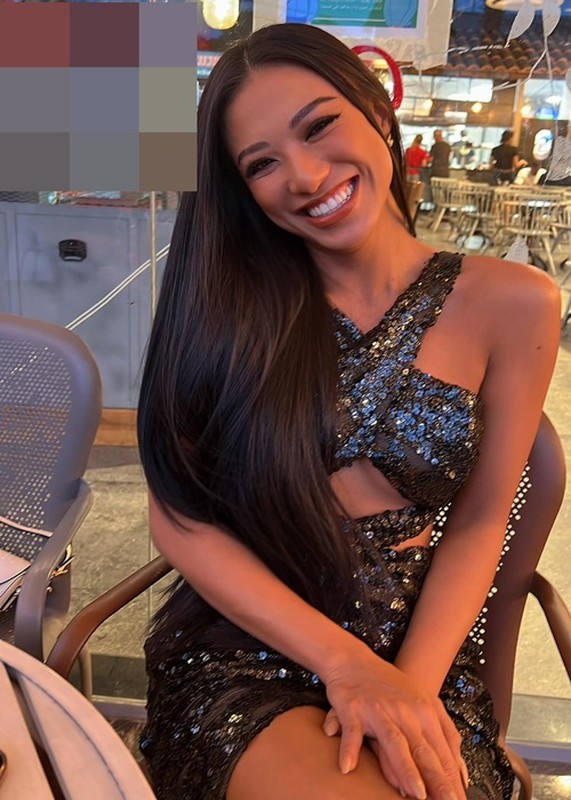 Hau Miss Universe, Kim Duyen tang ao ba ba cho hoi ban than-Hinh-9