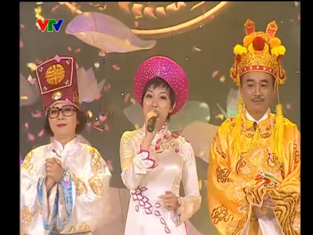 Nhin lai loat anh MC Thao Van dan chuong trinh Tao Quan-Hinh-6