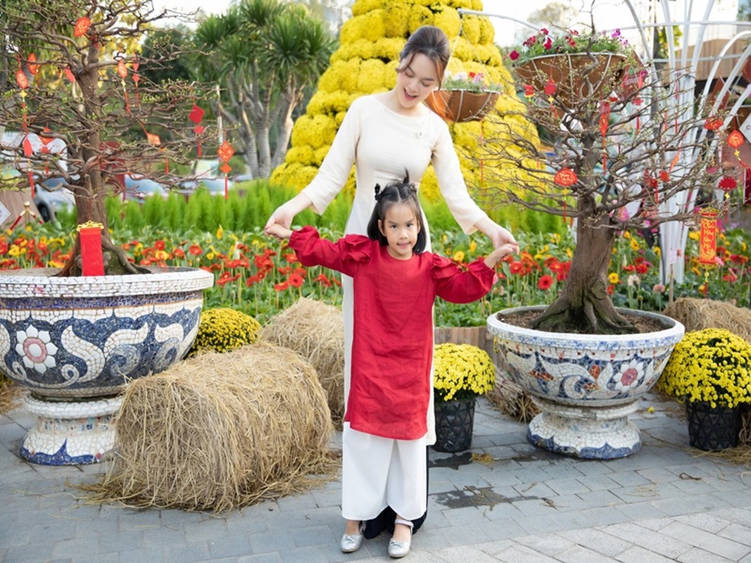 Dien ao dai don Tet, nhoc ti nha sao Viet bieu cam hai huoc-Hinh-14