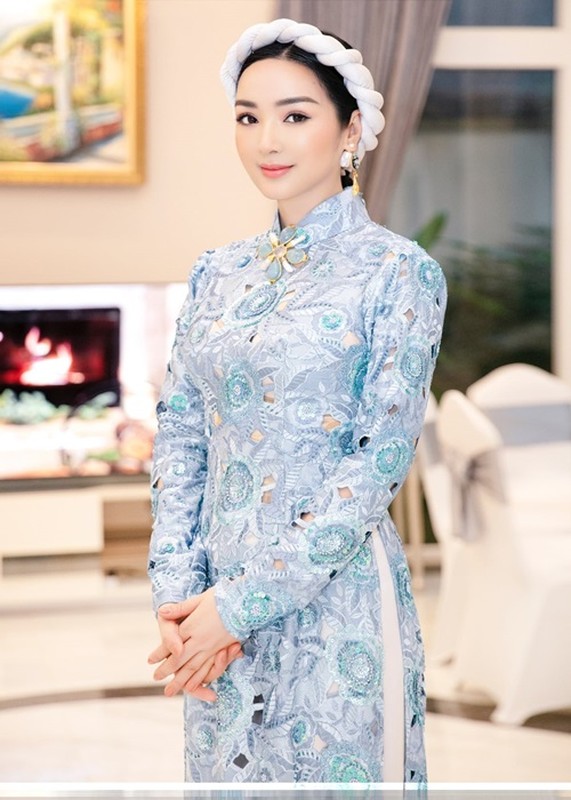 My nhan Viet bung lua voi ao dai don Tet-Hinh-5