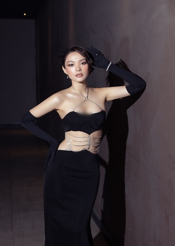 Minh Hang co gi noi bat... ngoi ghe nong Miss World Vietnam 2022?-Hinh-4