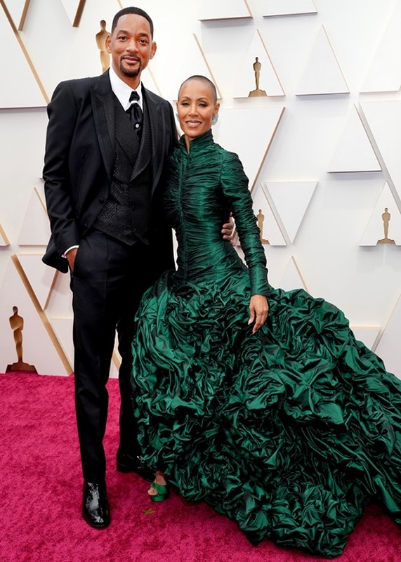 Oscar 2022: Will Smith tat Chris Rock vi vo bi mang ra dua cot-Hinh-6