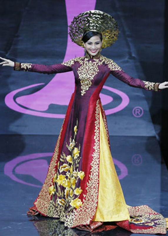 Soi tung chi tiet quoc phuc cua dai dien Viet Nam tai dau truong Miss Universe-Hinh-10