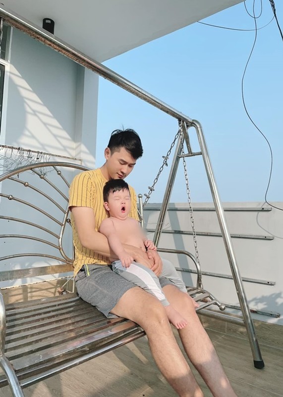 Ngam con trai dang yeu cua dien vien Thao Trang va chong kem tuoi-Hinh-7