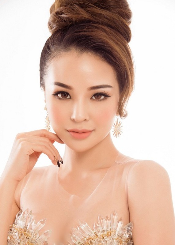 Dang Thi Huong va loat my nhan bi thu hoi danh hieu-Hinh-7