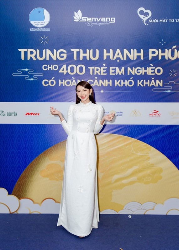 Soi cuoc song cua Hoa hau Thuy Tien sau 1 nam dang quang-Hinh-3
