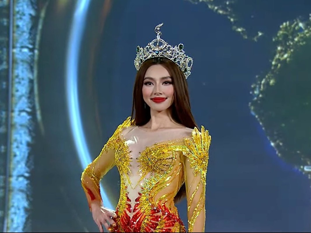Thuy Tien thay 5 trang phuc o chung ket Miss Grand International 2022-Hinh-6