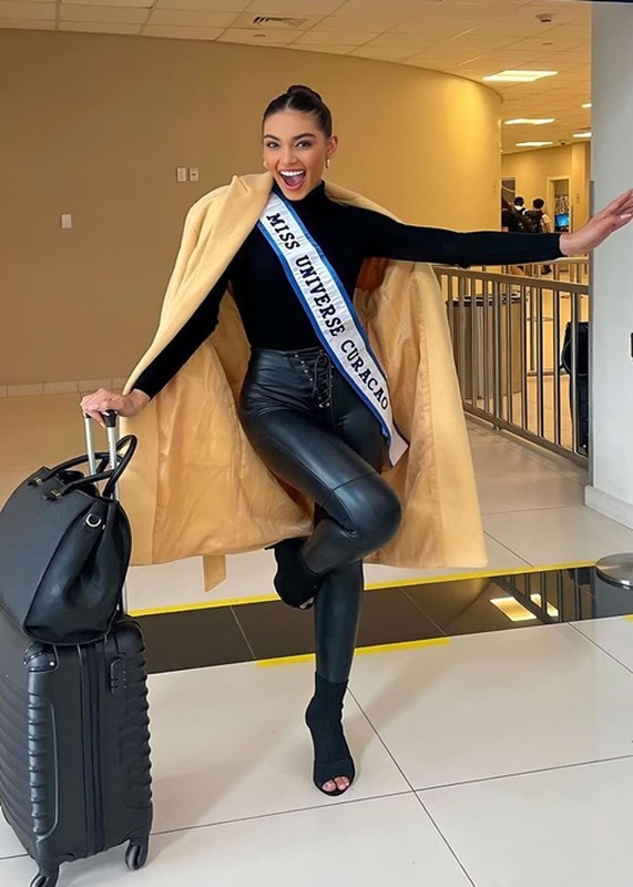 Do sac dan doi thu Miss Universe 2022, Ngoc Chau bi lan at?-Hinh-7