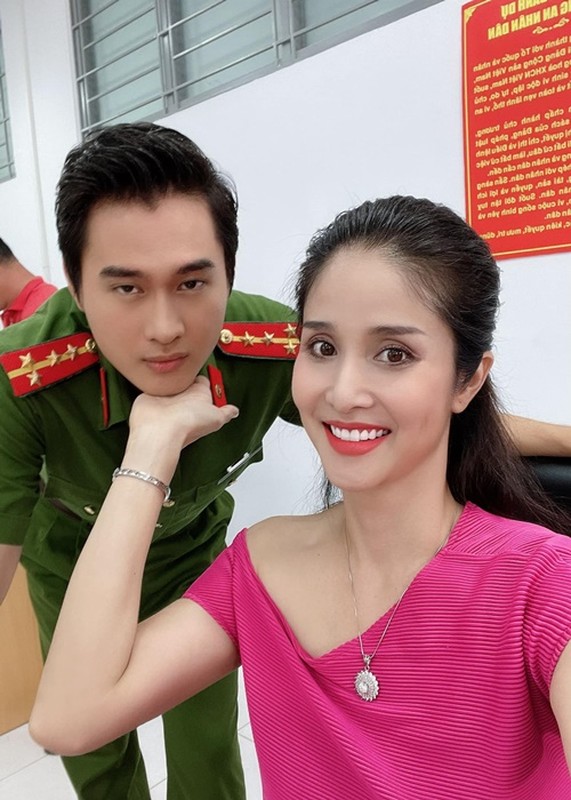 Anh “tinh be binh” cua Thao Trang va chong my nam kem tuoi-Hinh-7