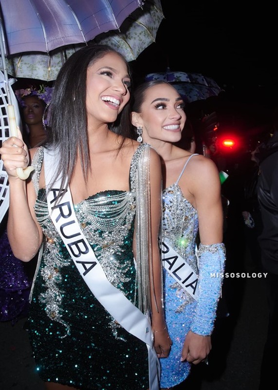 Ngoc Chau cung dan thi sinh Miss Universe 2022 dieu hanh tren pho-Hinh-8