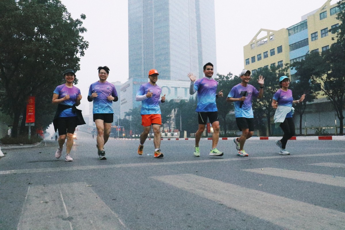 Ha Noi vang lang sang mung 1 Tet, nguoi dan xuat hanh du Xuan muon-Hinh-12