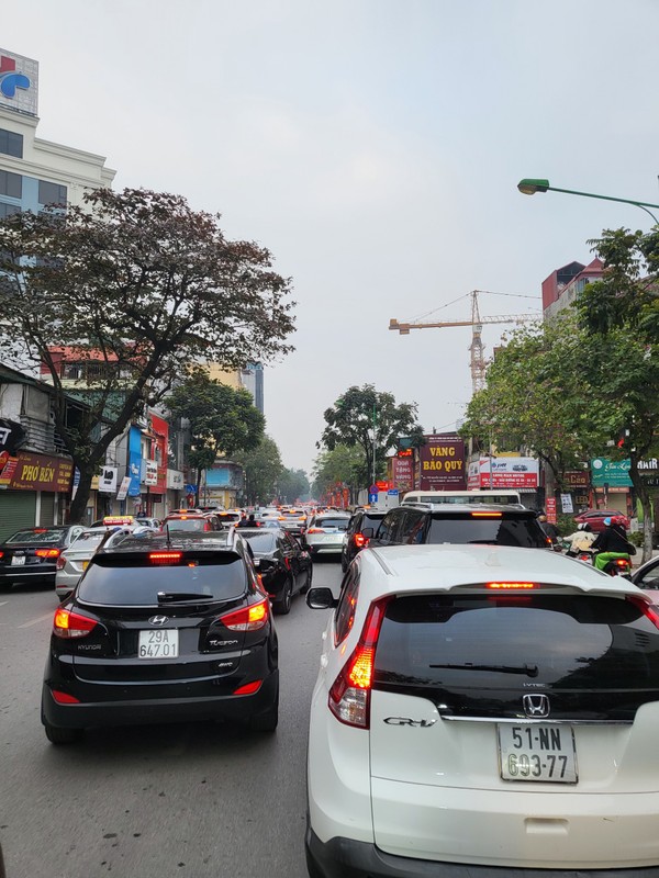 Ha Noi: Nguoi dan tap nap di chua va cac khu di tich, duong pho un tac-Hinh-5