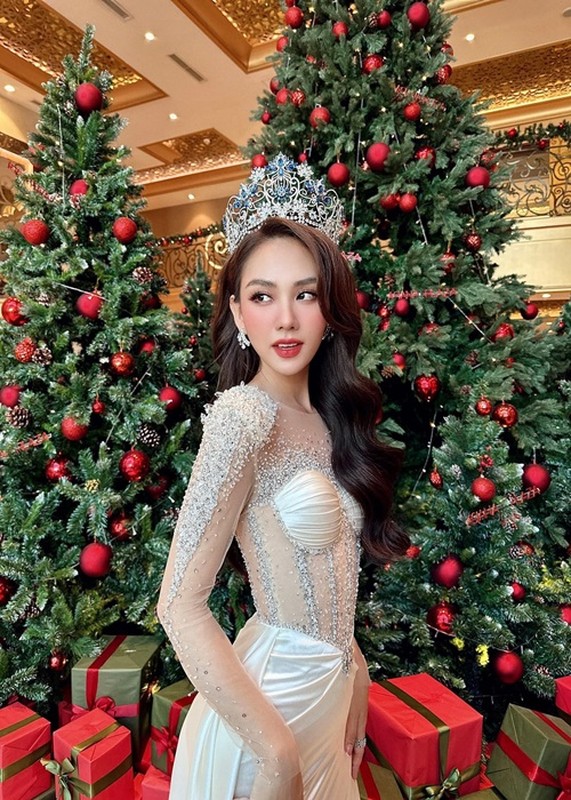 Loat on ao cua HH Mai Phuong truoc khi thi Miss World-Hinh-9