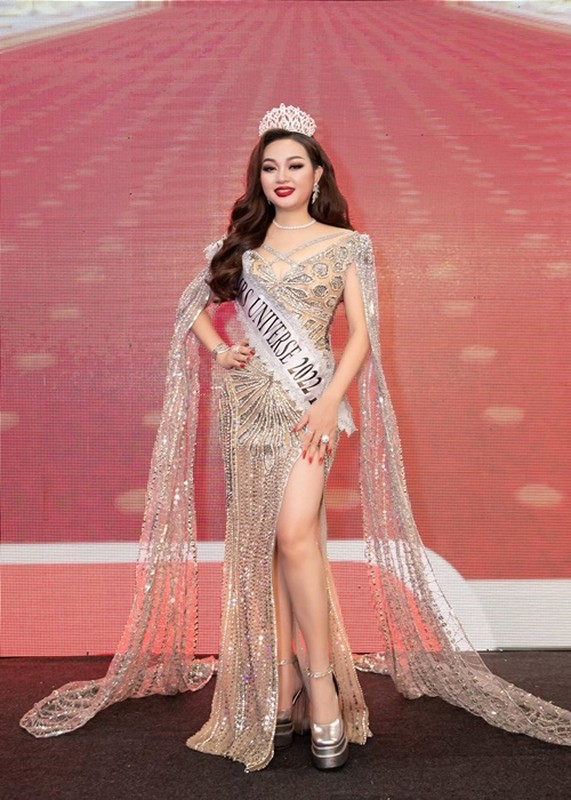 Nhan sac Hoang Thanh Nga gianh danh hieu A hau Mrs Universe 2022