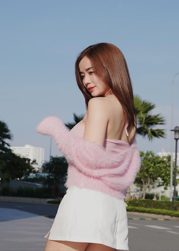 Vo cu Hoai Lam goi cam hut mat, nhin phat me-Hinh-9