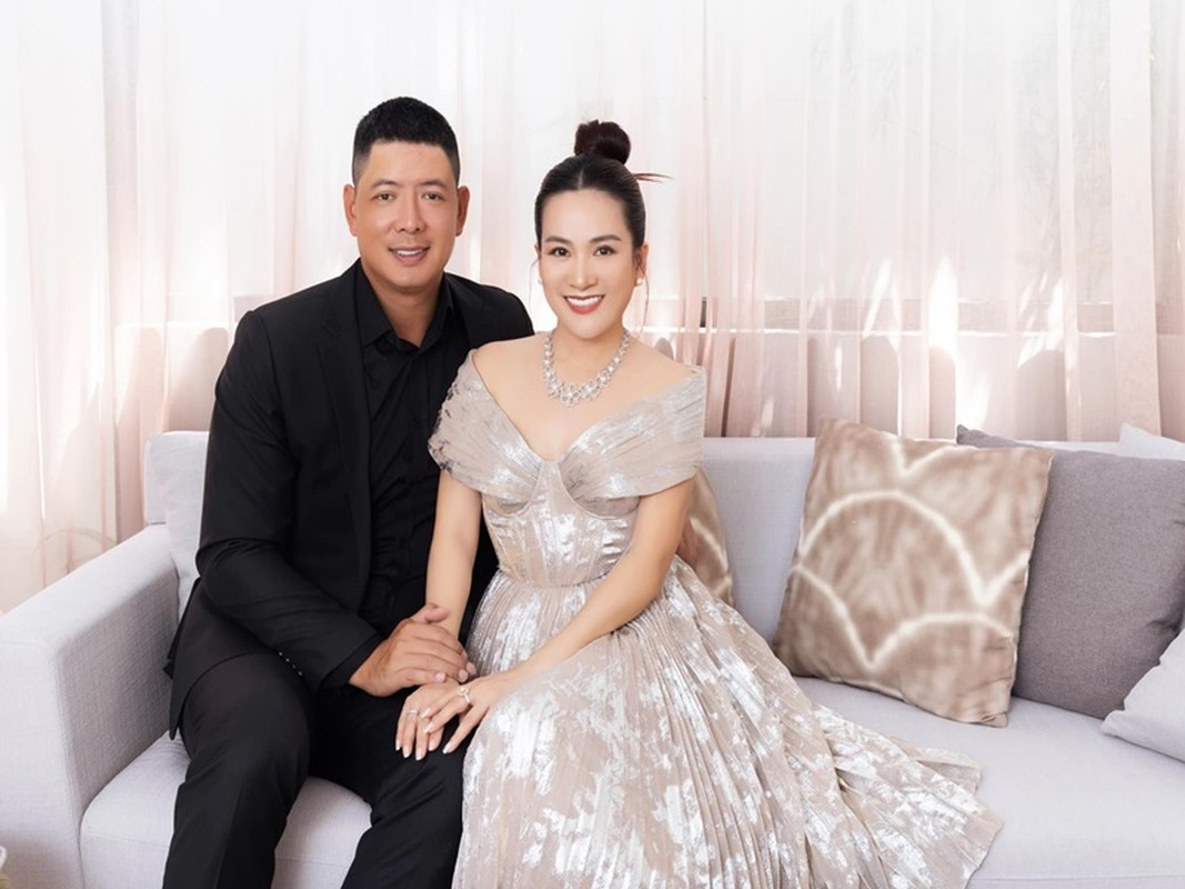 Vo Binh Minh goi cam, sang trong ben chong ky niem 15 nam cuoi-Hinh-3