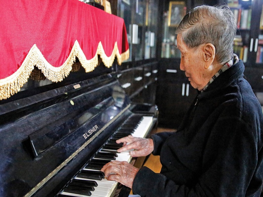 Tuoi ngoai 90 cua tac gia “Nhu co Bac Ho trong ngay vui dai thang“-Hinh-5