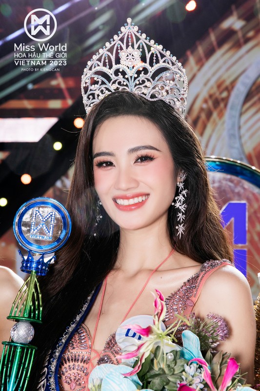 Tài sắc tân Hoa hậu Thế giới Việt Nam 2023 Huỳnh Trần Ý Nhi