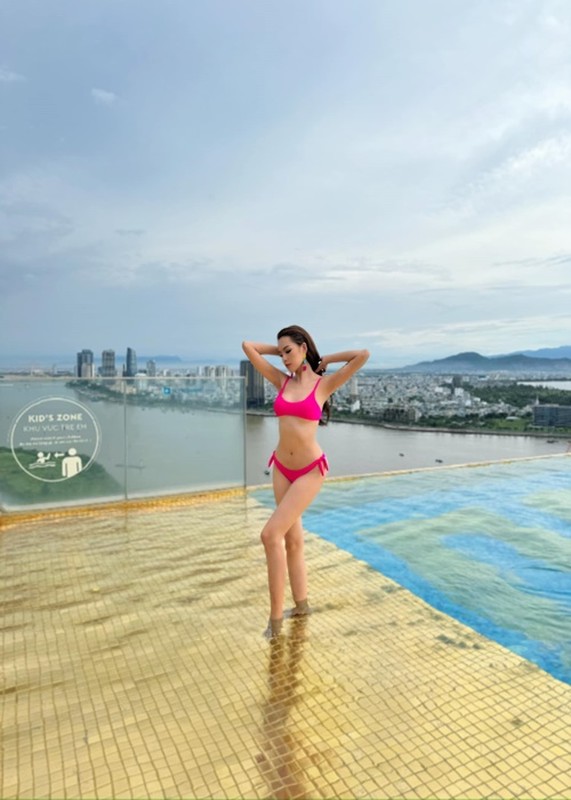 Le Hoang Phuong khoe dang goi cam voi bikini o Miss Grand International-Hinh-2
