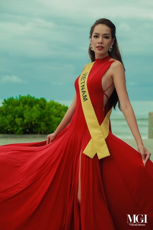 Le Hoang Phuong khoe dang goi cam voi bikini o Miss Grand International-Hinh-7