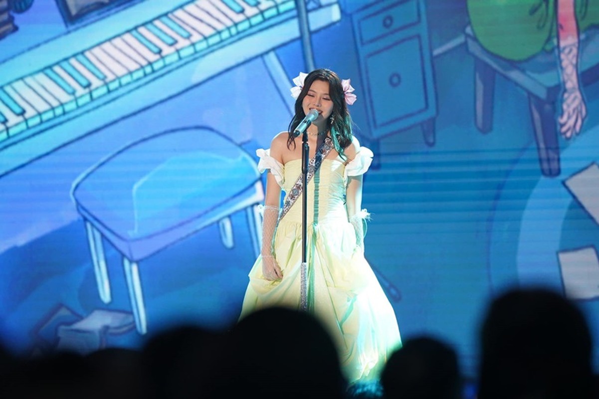 Ha An Huy quy goi, bat khoc khi dang quang Vietnam Idol 2023-Hinh-11