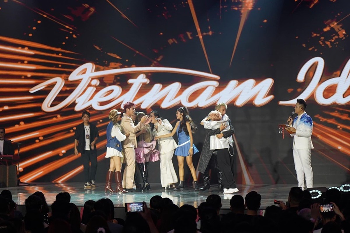 Ha An Huy quy goi, bat khoc khi dang quang Vietnam Idol 2023-Hinh-4