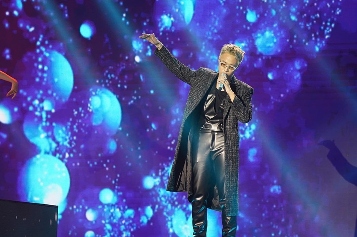 Ha An Huy quy goi, bat khoc khi dang quang Vietnam Idol 2023-Hinh-5