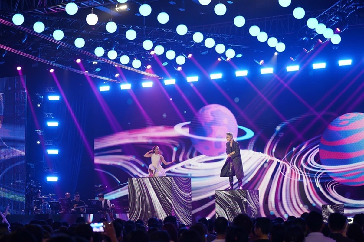 Ha An Huy quy goi, bat khoc khi dang quang Vietnam Idol 2023-Hinh-6