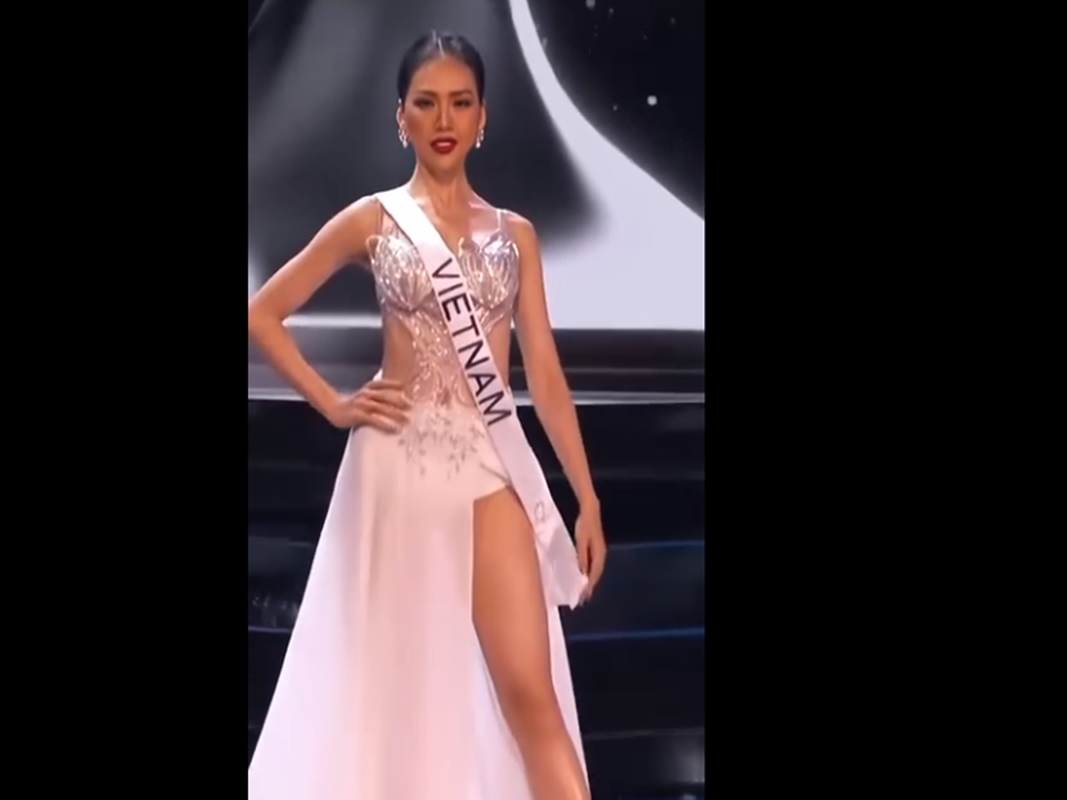 Bui Quynh Hoa khoe dang goi cam o ban ket Miss Universe 2023-Hinh-7