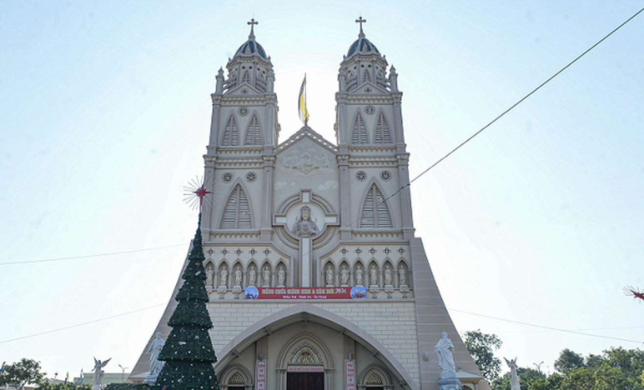 Nam Dinh: Nha tho trang hoang long lay don Giang sinh